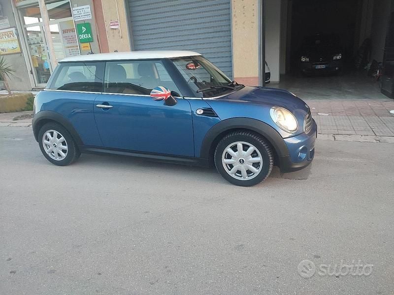 Usata Mini Cooper D 2013 Blu Utilitaria