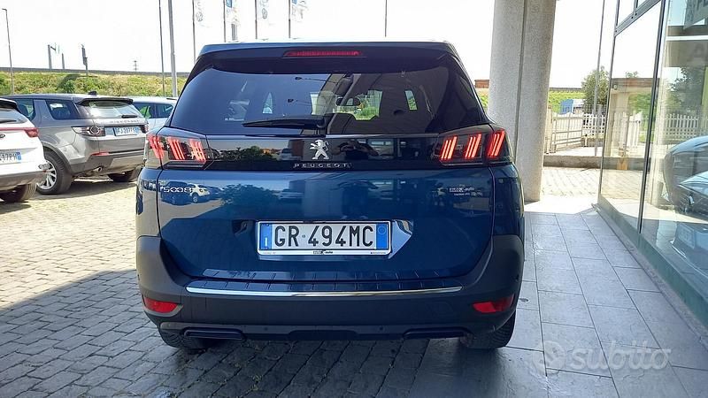 Usata Peugeot 5008 Allure 131 CV (96 kW) 2023 Blue celebes SUV