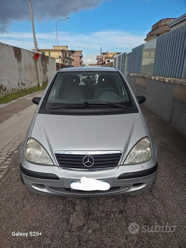 Grigio Usata 2003 Mercedes A170 Monovolume | 1400 € (Buon prezzo) - Immagine 1/4