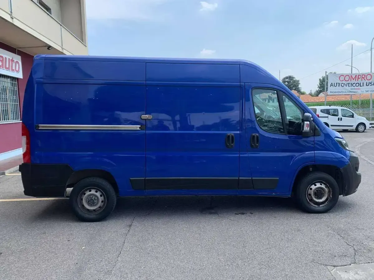 Usata Fiat Ducato 120 CV (88 kW) 2022 Blu/azzurro Furgone