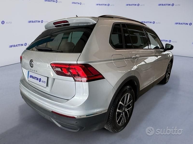 Usata VW Tiguan Life 131 CV (96 kW) 2021 Grigio SUV