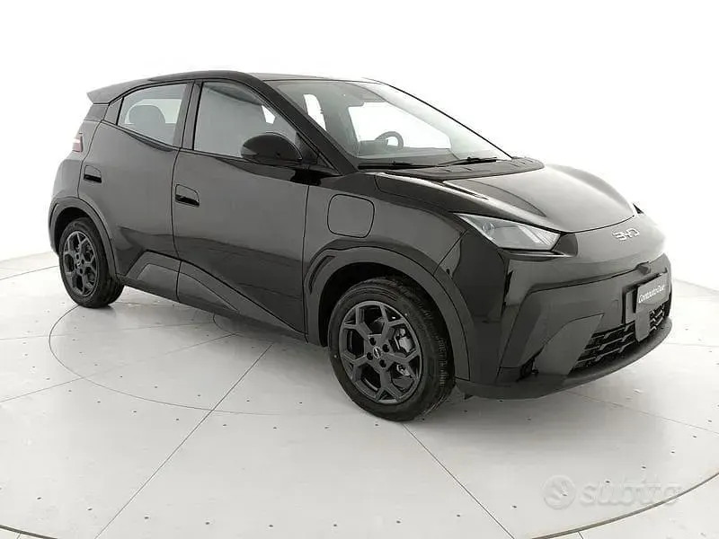 Nuova BYD Dolphin Surf Boost 2026 Nero Utilitaria