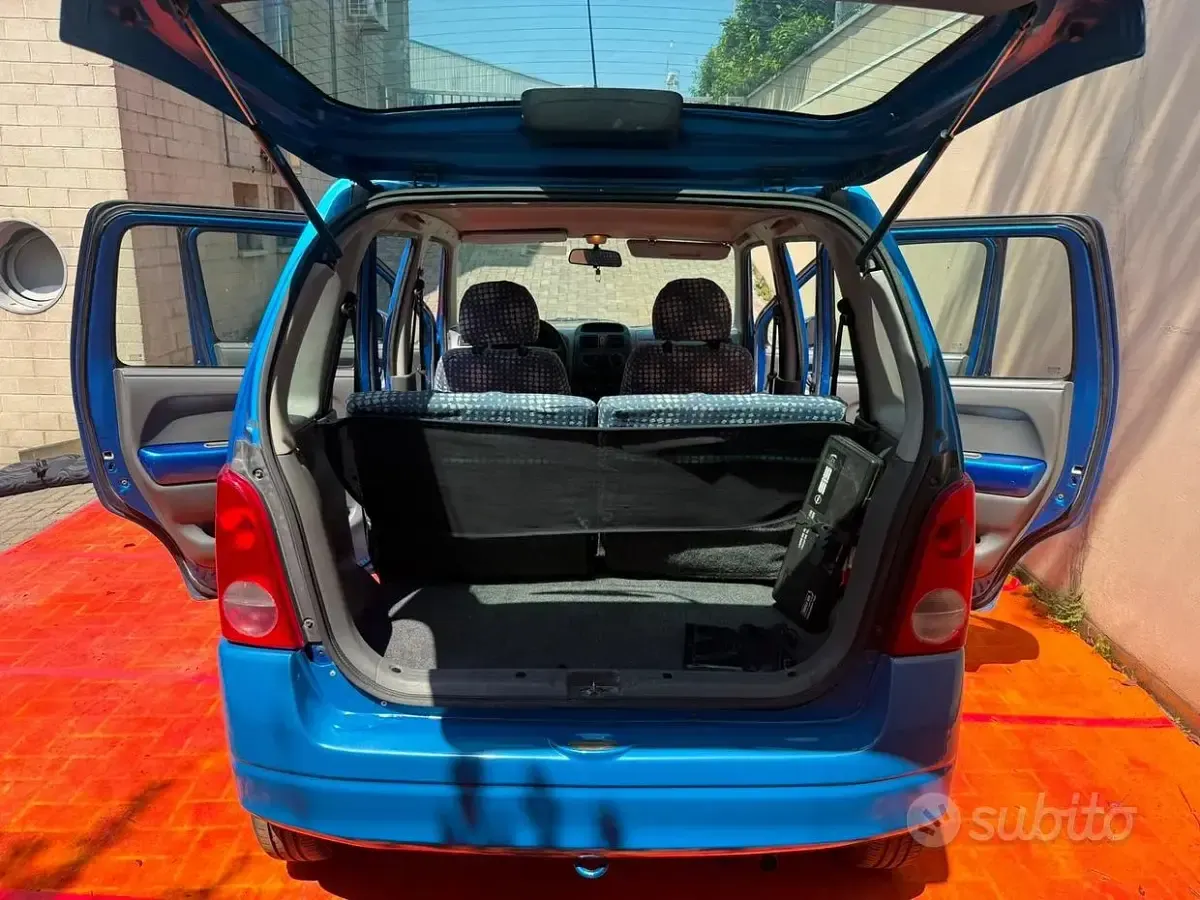 Usata Opel Agila 58 CV (42 kW) 2002 Bluazzurro Monovolume