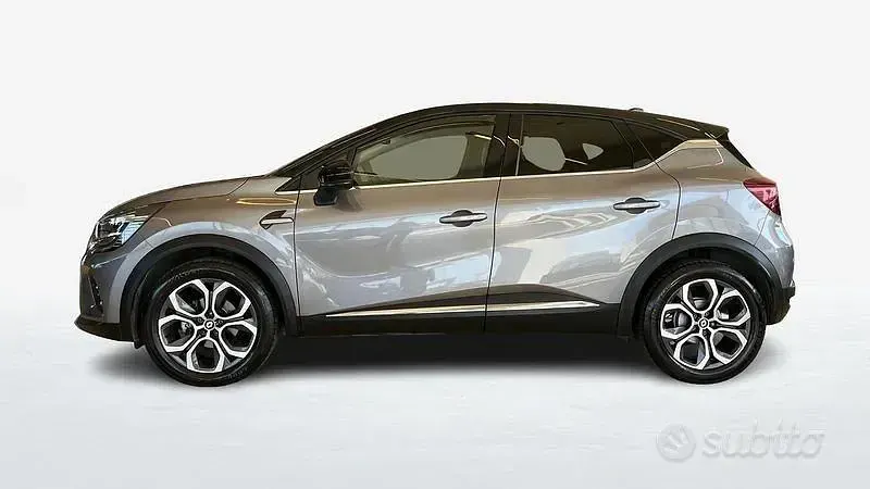 Second-hand Renault Captur Techno 100 CP (73 kW) 2023 SUV