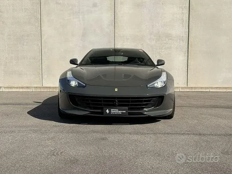 Usata Ferrari GTC4Lusso 610 CV (448 kW) 2018 Grigio Station wagon