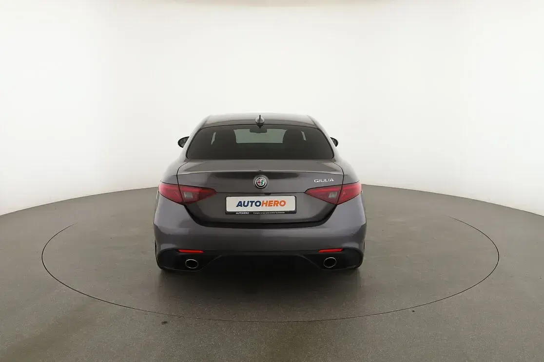 Brugt Alfa Romeo Giulia Super 180 HK (132 kW) 2019 Grå Sedan