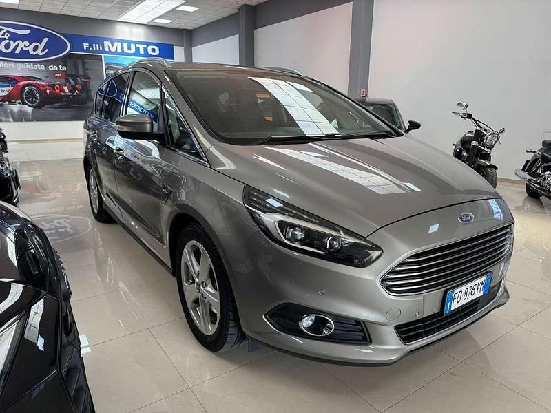 Usata Ford S-MAX Business Edition 179 CV (131 kW) 2016 Oro Monovolume