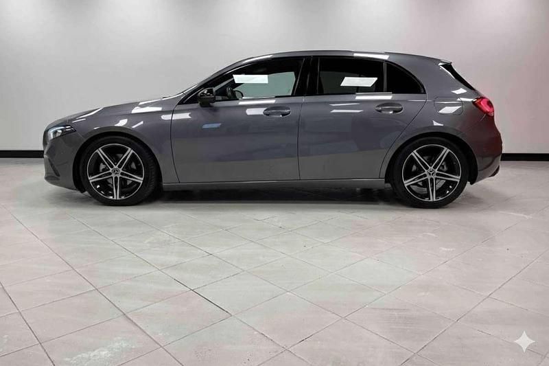 Occasion Mercedes A180 Night 116 ch (85 kW) 2018 Gris Berline