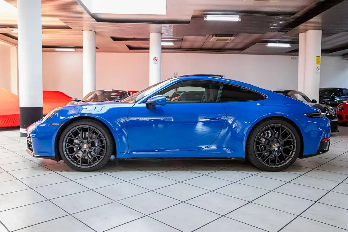Usata Porsche 911 Carrera Sport 394 CV (289 kW) 2024 Blu lugano Coupé