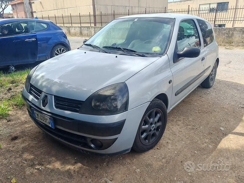 Usata Renault Clio II 2004 Berlina