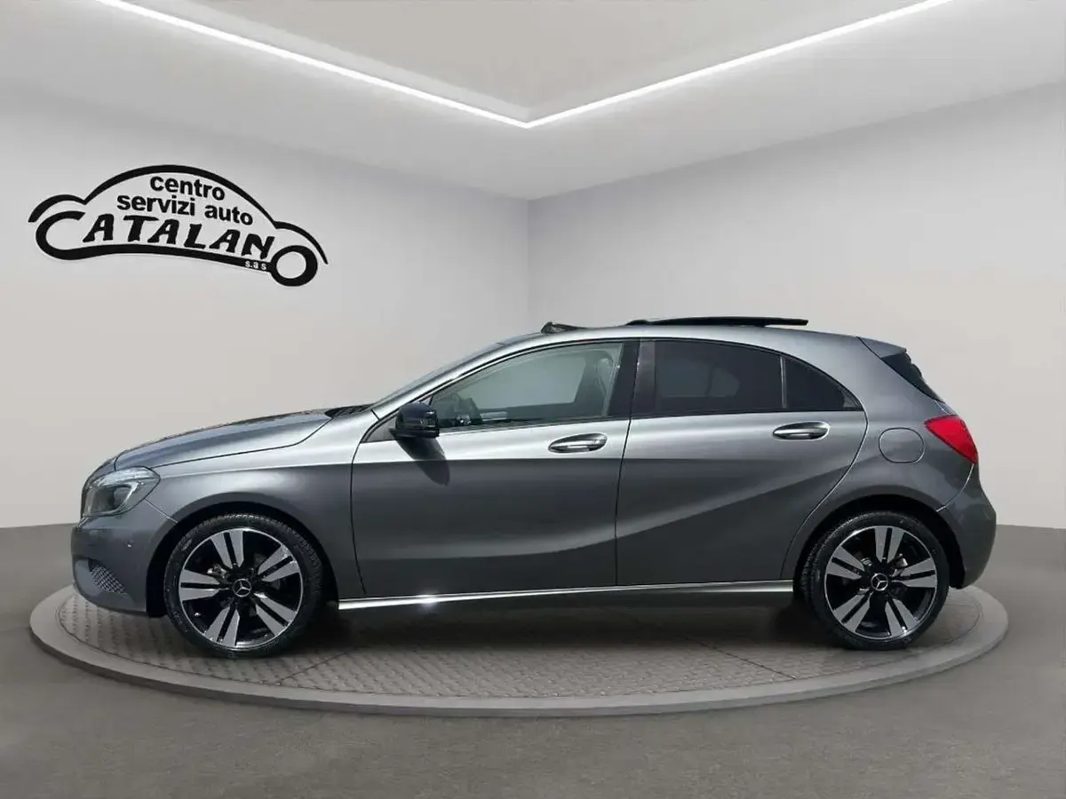 Usata Mercedes 180 Premium 109 CV (80 kW) 2015 Grigio Berlina