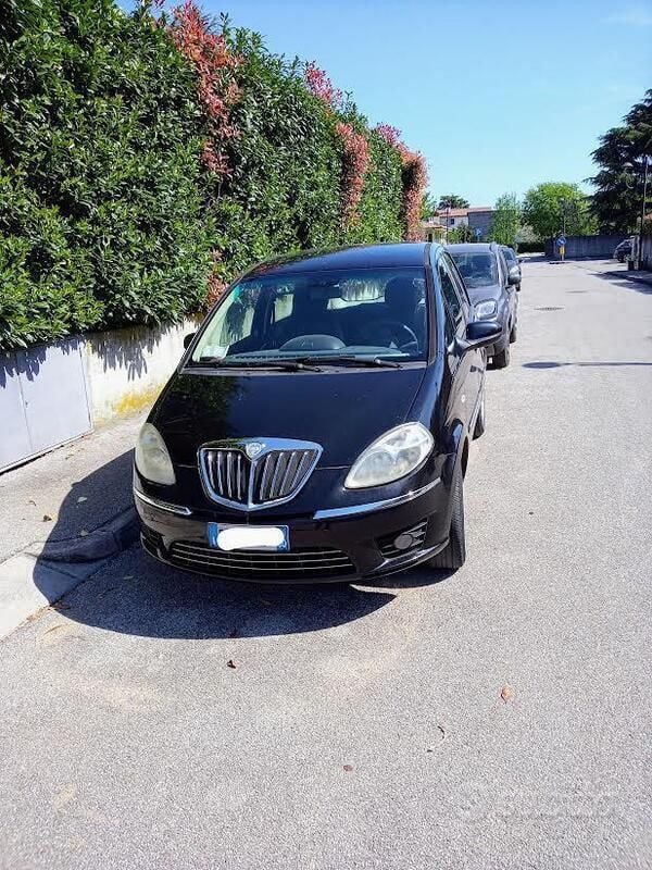 Nero Usata 2010 Lancia Musa Monovolume | 1500 € (Super prezzo) - Immagine 1/1