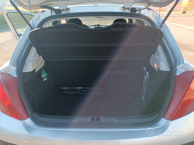 Usata Peugeot 207 73 CV (53 kW) 2008 Grigio Utilitaria