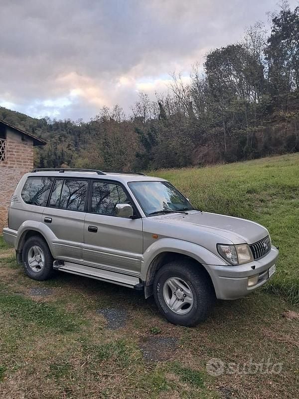 Usata Toyota Land Cruiser 125 CV (91 kW) 2000 Grigio Station wagon