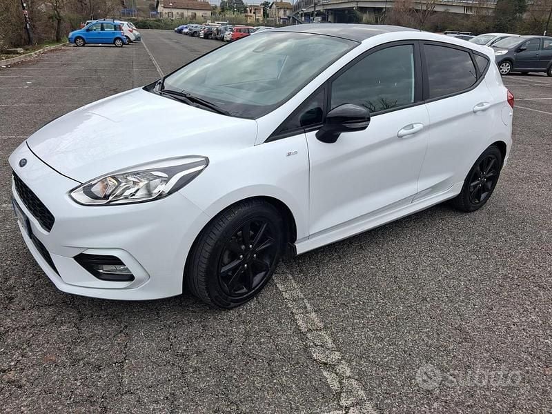Bianco Usata 2018 Ford Fiesta ST-Line Berlina | 9700 € (Buon prezzo) - Immagine 1/4