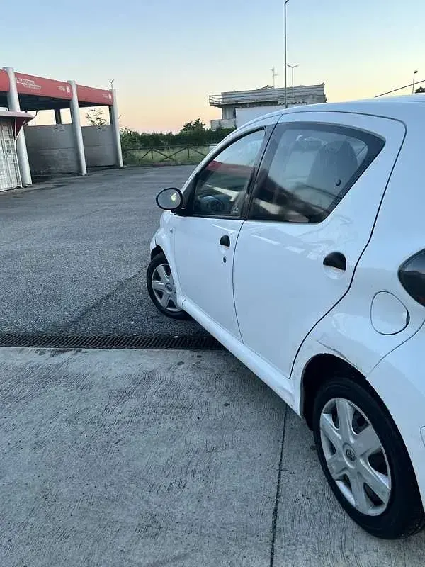 Begagnad Toyota Aygo Connect Style 68 HK (50 kW) 2010 Halvkombi