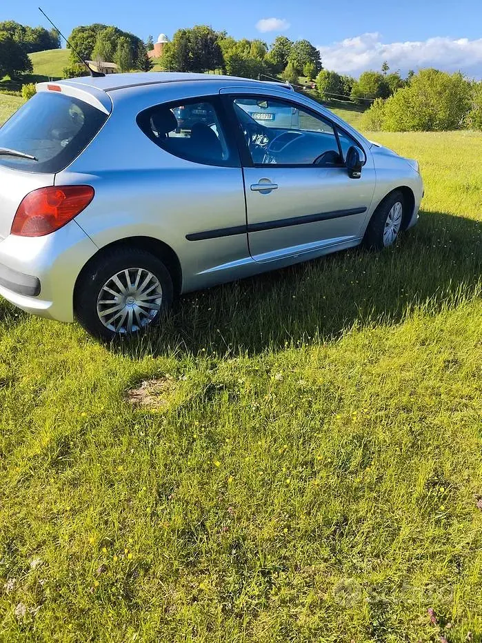 Usata Peugeot 207 68 CV (50 kW) 2008 Grigio Berlina
