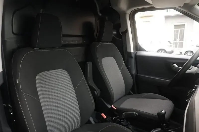 Usata Ford Transit Courier Active 125 CV (91 kW) 2024 Nero Furgone