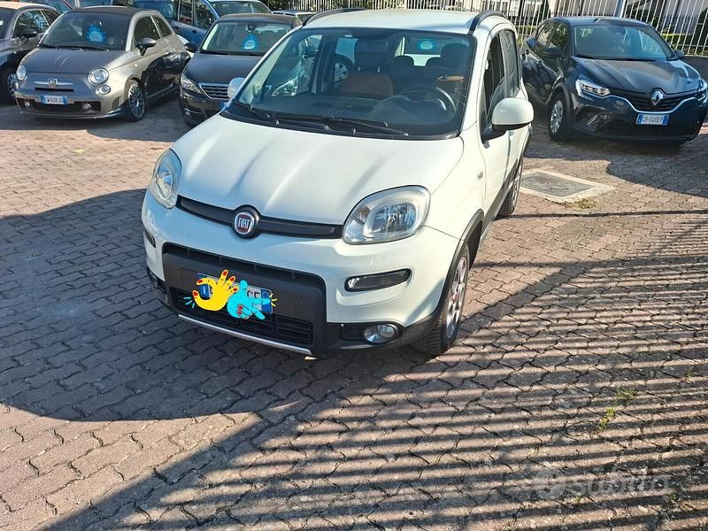 Usata Fiat Panda 4x4 S 95 CV (69 kW) 2015 Bianco Utilitaria