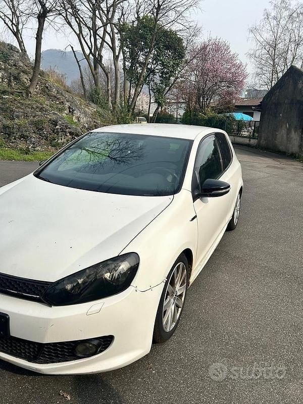 Usata VW Golf VII R-line 122 CV (89 kW) 2012 Bianco Berlina