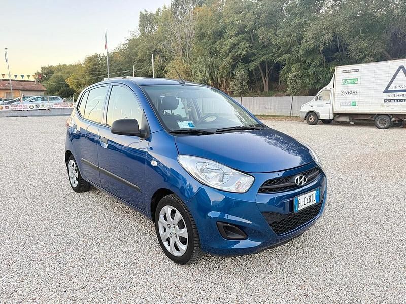 Usata Hyundai i10 Classic 69 CV (50 kW) 2013 Blu Utilitaria