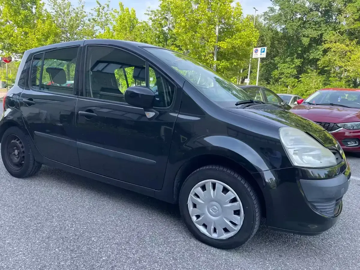 Usata Renault Modus Dynamique 75 CV (55 kW) 2008 Grigio Monovolume