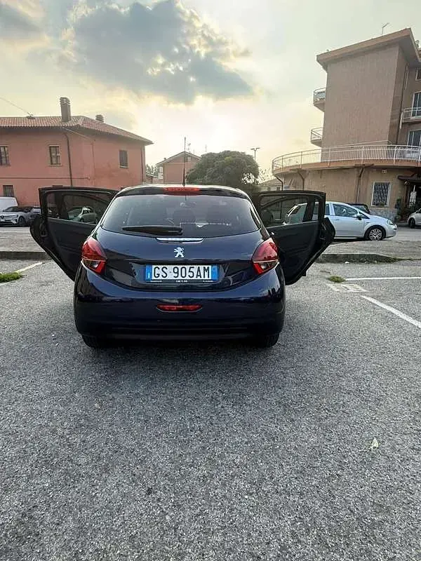 Usata Peugeot 208 Active 83 CV (61 kW) 2019 Utilitaria