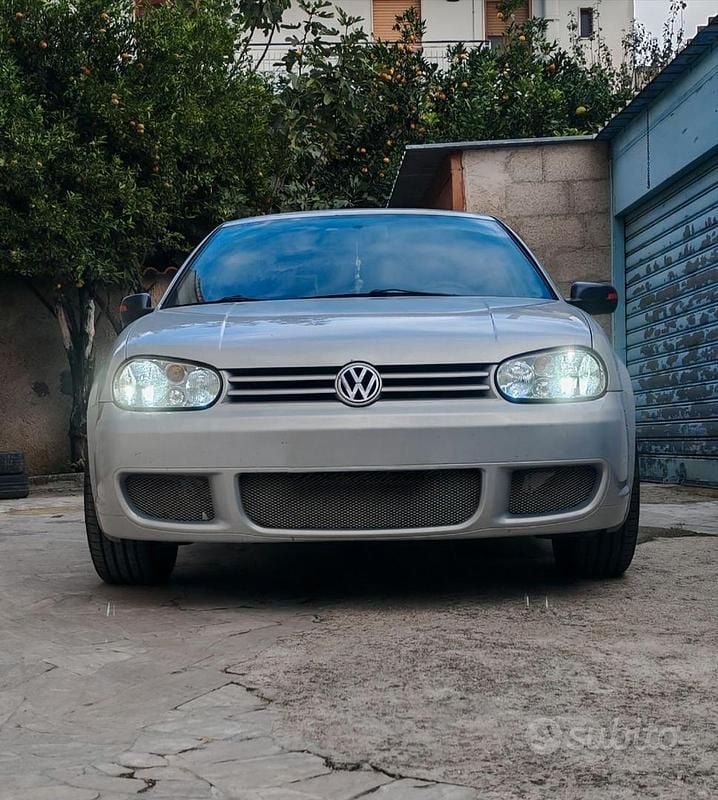 Usata VW Golf IV 75 CV (55 kW) 1998 Argento Berlina