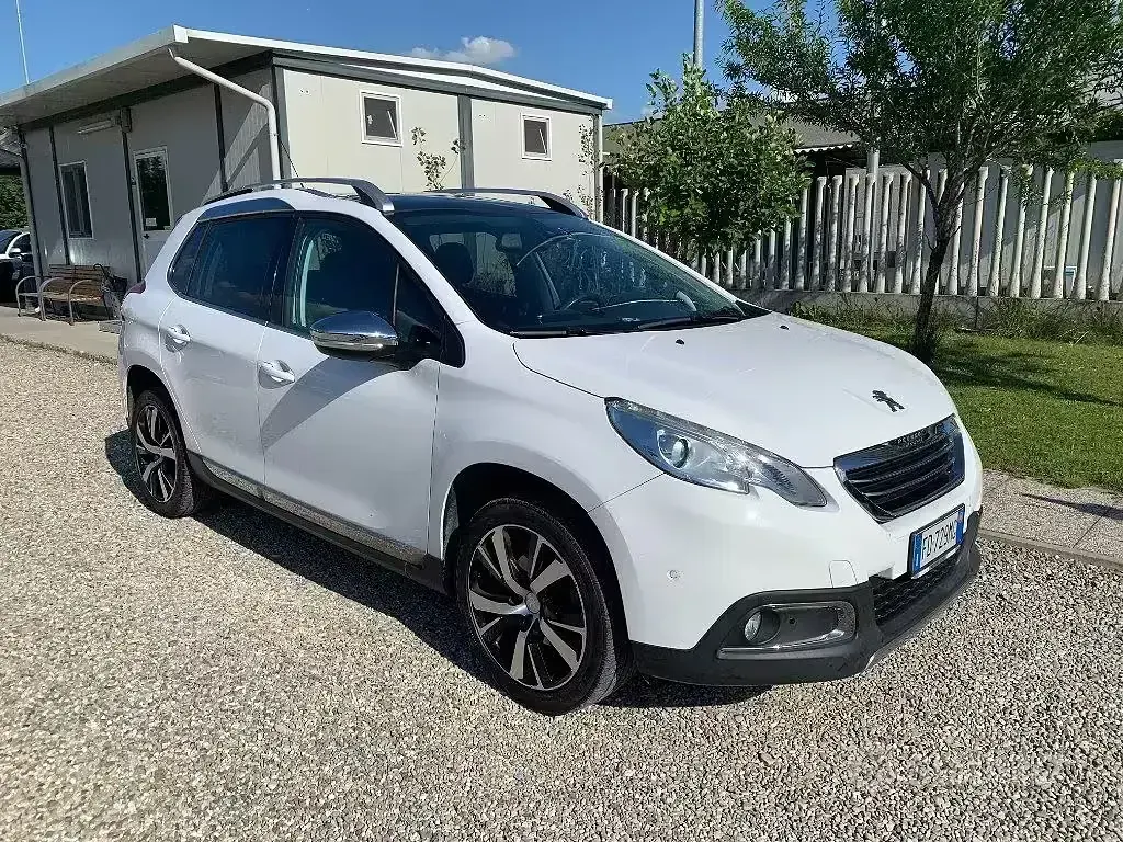Usata Peugeot 2008 Allure 110 CV (80 kW) 2016 Bianco SUV