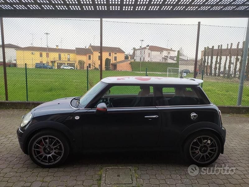 Usata Mini Cooper 120 CV (88 kW) 2008 Nero Utilitaria