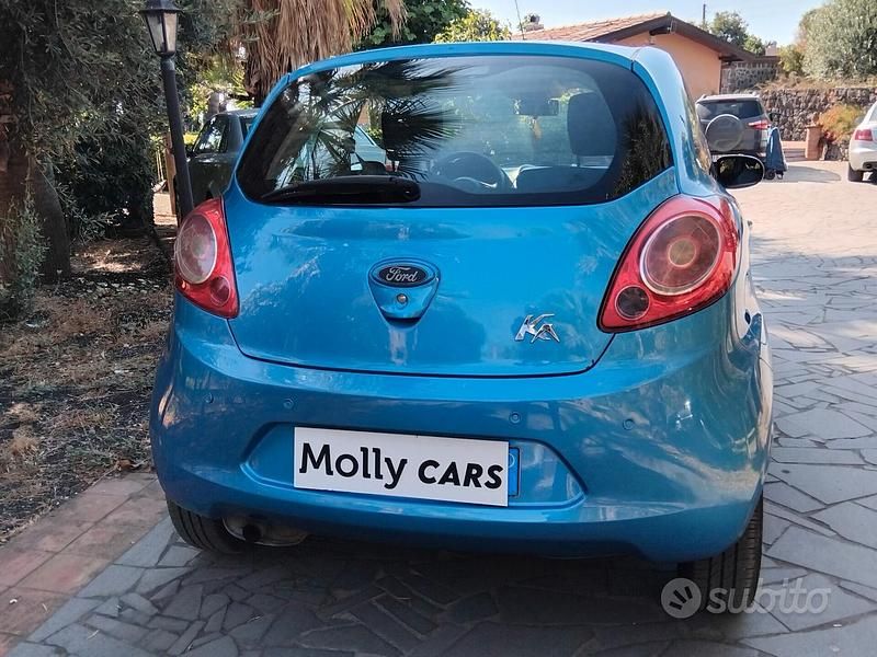 Usata Ford Ka 75 CV (55 kW) 2011 Blu Utilitaria
