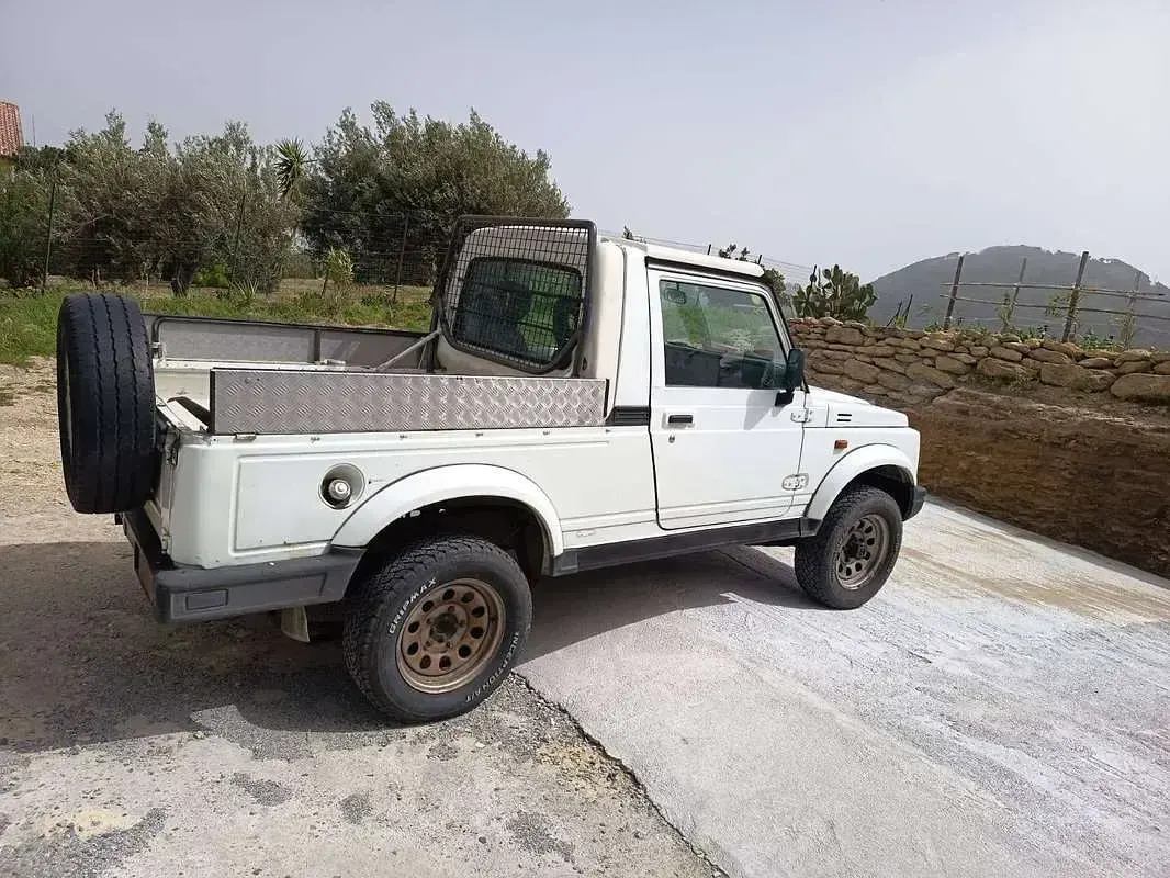 Usata Suzuki Samurai 64 CV (47 kW) 2002 Bianco SUV