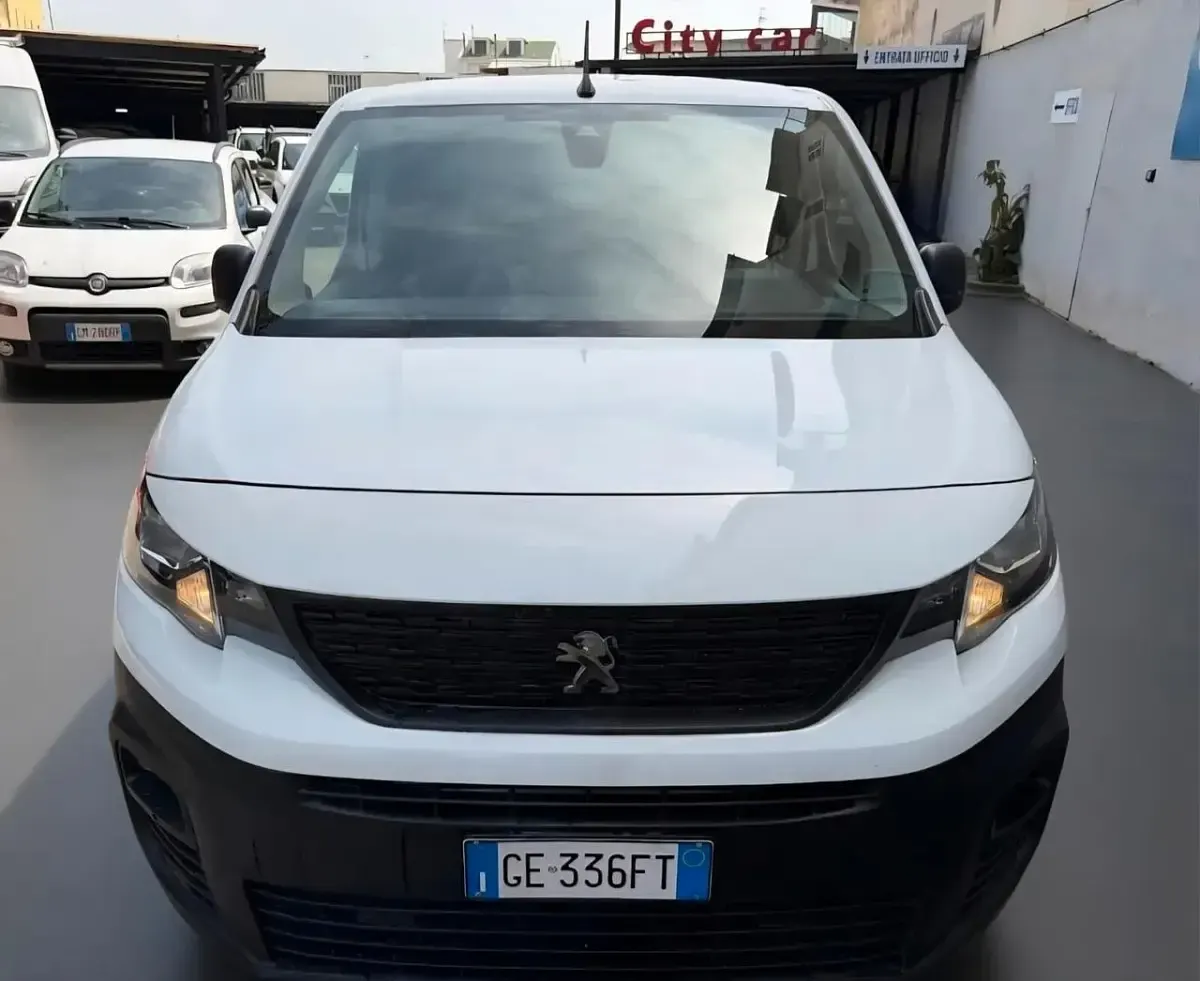 Occasion Peugeot Partner Premium 131 ch (96 kW) 2021 Blanc Monospace