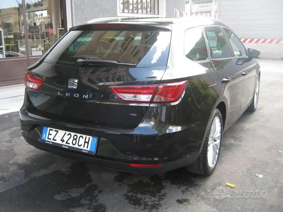 Usata Seat Leon 105 CV (77 kW) 2015 Nero Station wagon