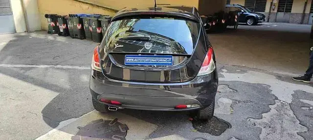 Usata Lancia Ypsilon Silver 69 CV (50 kW) 2014 Nero metallizzato Utilitaria