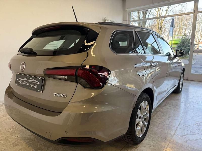 Usata Fiat Tipo Business 120 CV (88 kW) 2020 Oro Station wagon