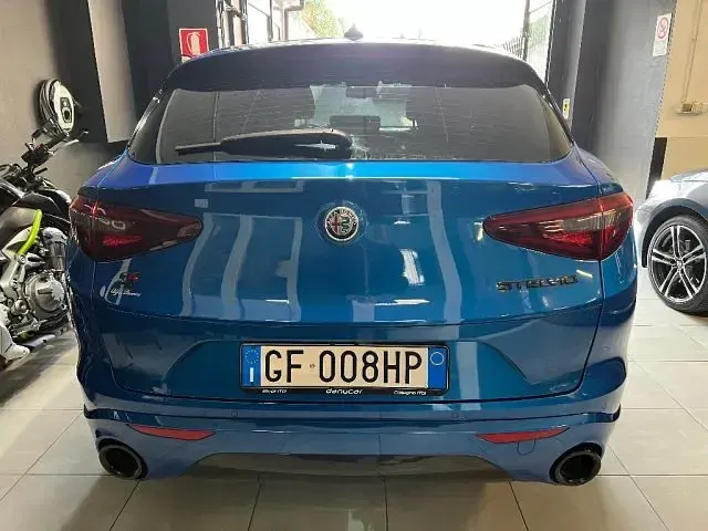 Usata Alfa Romeo Stelvio Veloce 210 CV (154 kW) 2021 Azzurro SUV
