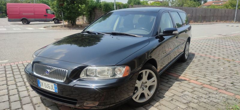 Usata Volvo V70 185 CV (136 kW) 2007 Nero Station wagon