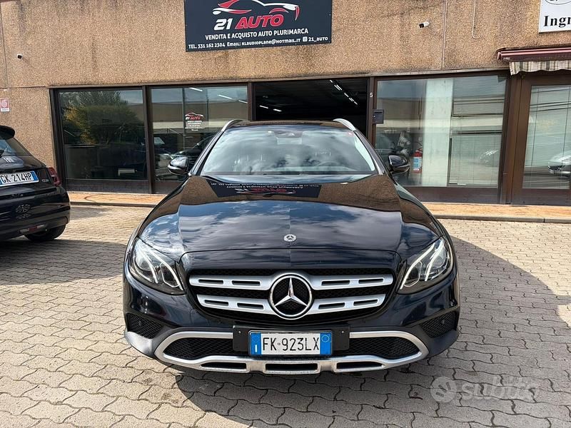 Usata Mercedes E220 Premium 194 CV (142 kW) 2017 Nero Station wagon