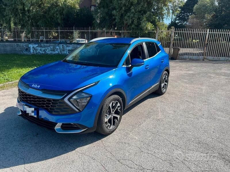 Blu/azzurro Usata 2023 Kia Sportage Style SUV | 30.000 € (Buon prezzo) - Immagine 1/4