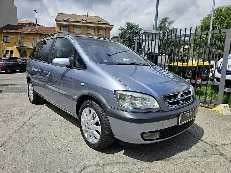 Usata Opel Zafira Elegance 125 CV (91 kW) 2003 Grigio Monovolume