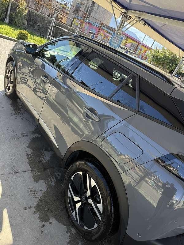 Usata Peugeot 2008 Allure 101 CV (74 kW) 2025 Grigio SUV