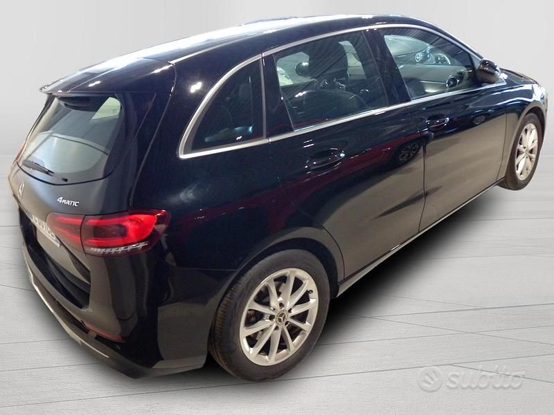 Usata Mercedes 220 2020 Nero Monovolume