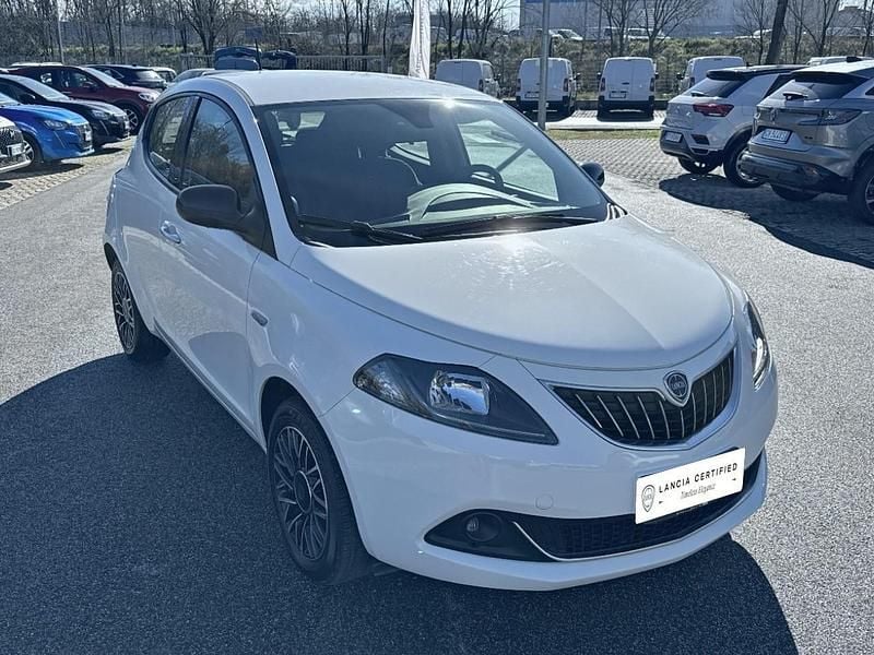Usata Lancia Ypsilon 69 CV (50 kW) 2024 Bianco Utilitaria