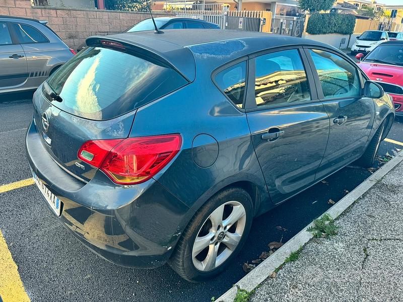 Usata Opel Astra Cosmo 110 CV (80 kW) 2010 Berlina