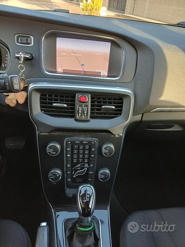 Usata Volvo V40 120 CV (88 kW) 2017 Berlina