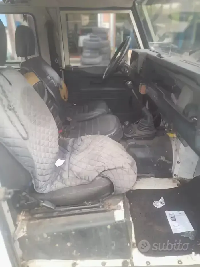 Usata Land Rover Defender 109 CV (80 kW) 1991 Bianco SUV