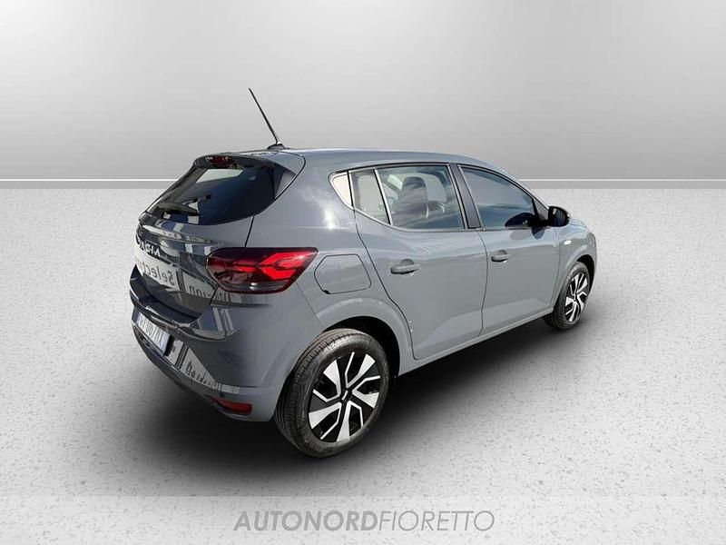 Usata Dacia Sandero Expression 101 CV (74 kW) 2025 Grigio road Berlina
