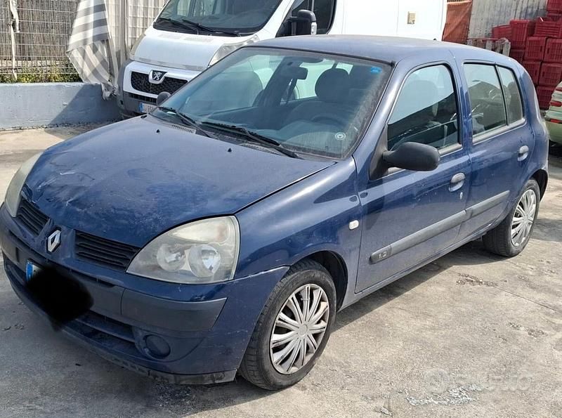 Usata Renault Clio II Authentique 74 CV (54 kW) 2005 Blu Berlina