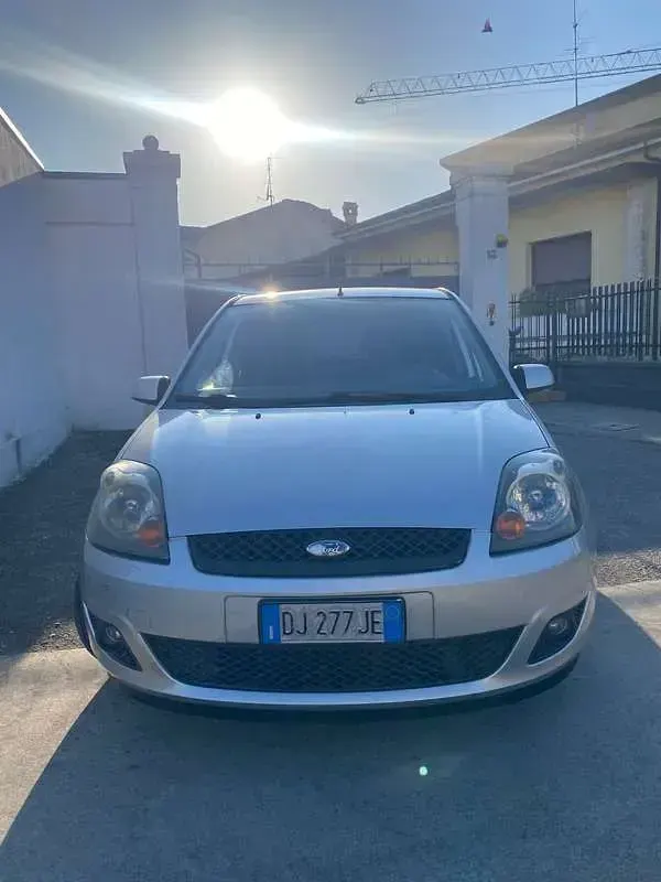 Usado Ford Fiesta 68 HP (50 kW) 2008 Citadino